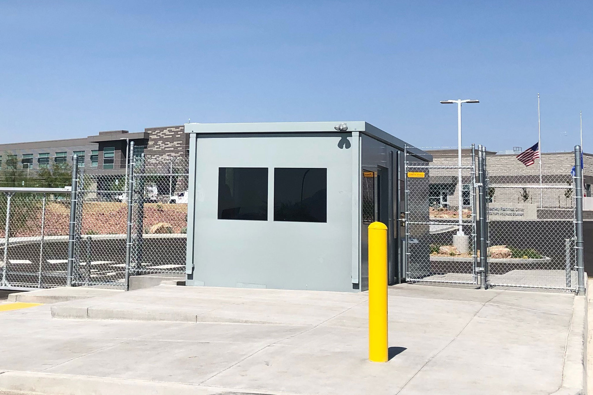 Guard House 922RR-BR4 - Portable Guard House, Guardhouse, Guard Booth ...